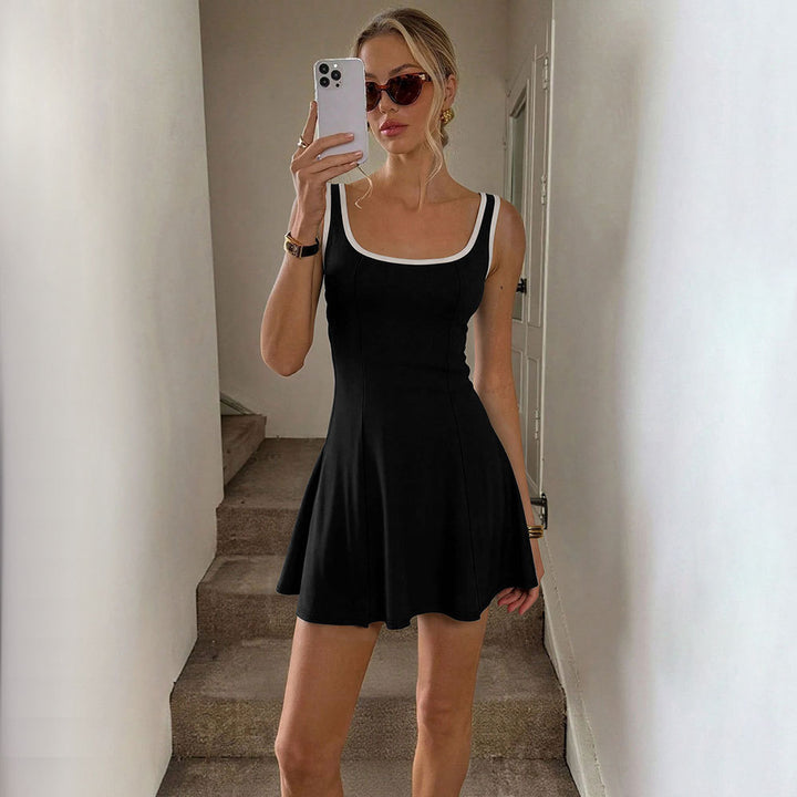 Kvinnors sportiga sommardress med en figurvänlig silhuett och bekväm skärning Mirla-Eva Jonsson