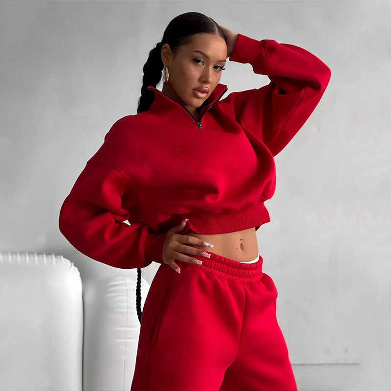 Kvinnors sportiga sweatshirt med hög krage och bekväma joggers Mirla-Eva Jonsson