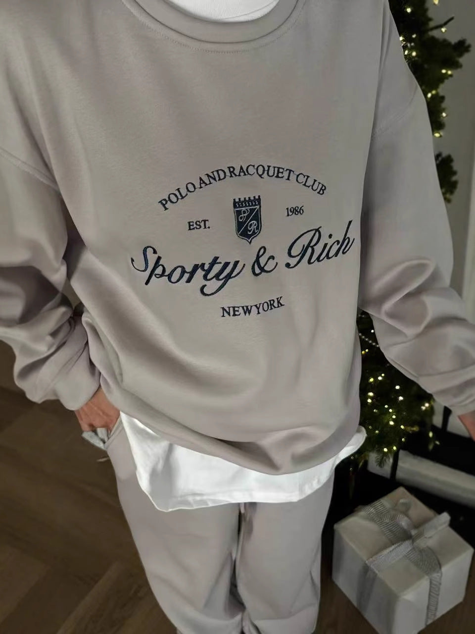 Kvinnors sportiga sweatshirt med lyxigt tryck och avslappnad passform Mirla-Eva Jonsson