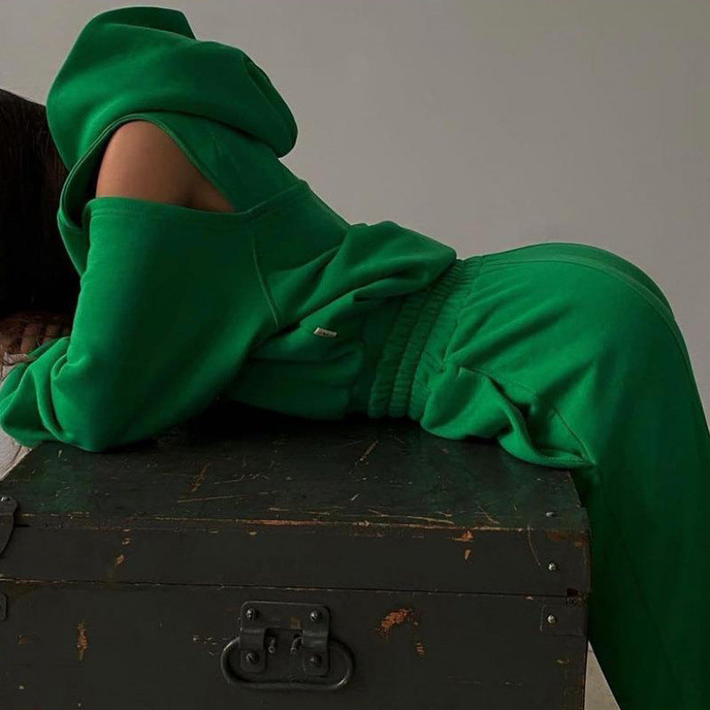 Kvinnors sportiga sweatshirt-set med djup ringning och sidraglansärmar Mirla-Eva Jonsson