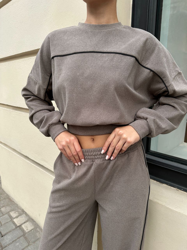 Kvinnors sportiga topp- och byxset med elastisk midjeband och kontrast sömmar-Eva Jonsson
