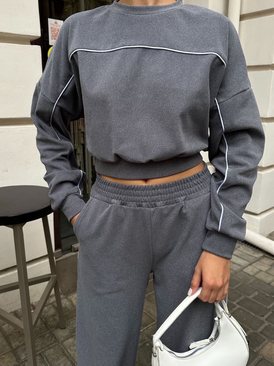 Kvinnors sportiga topp- och byxset med elastisk midjeband och kontrast sömmar-Eva Jonsson