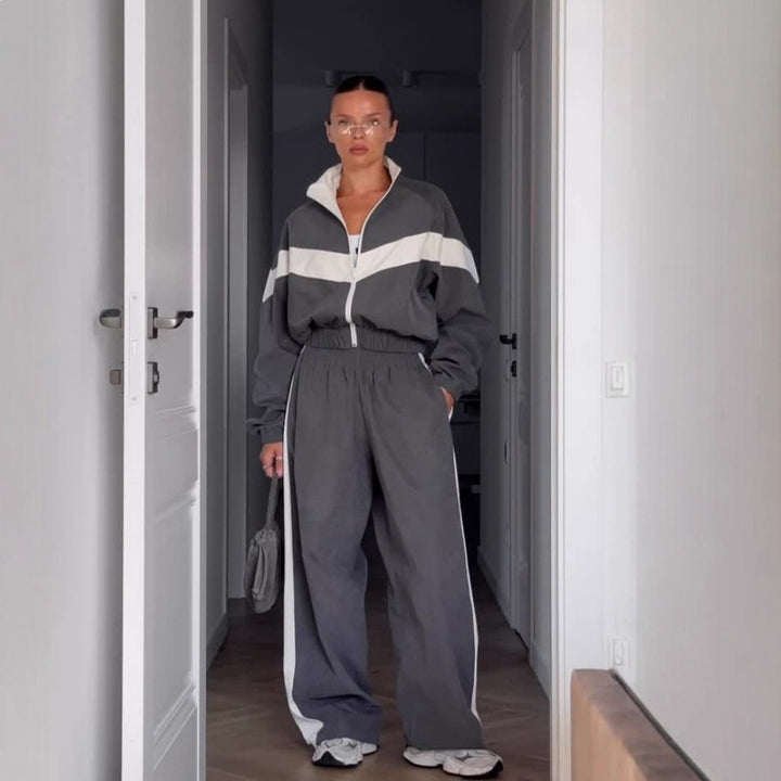 Kvinnors sportiga träningsdräkt i en modern stil-Eva Jonsson
