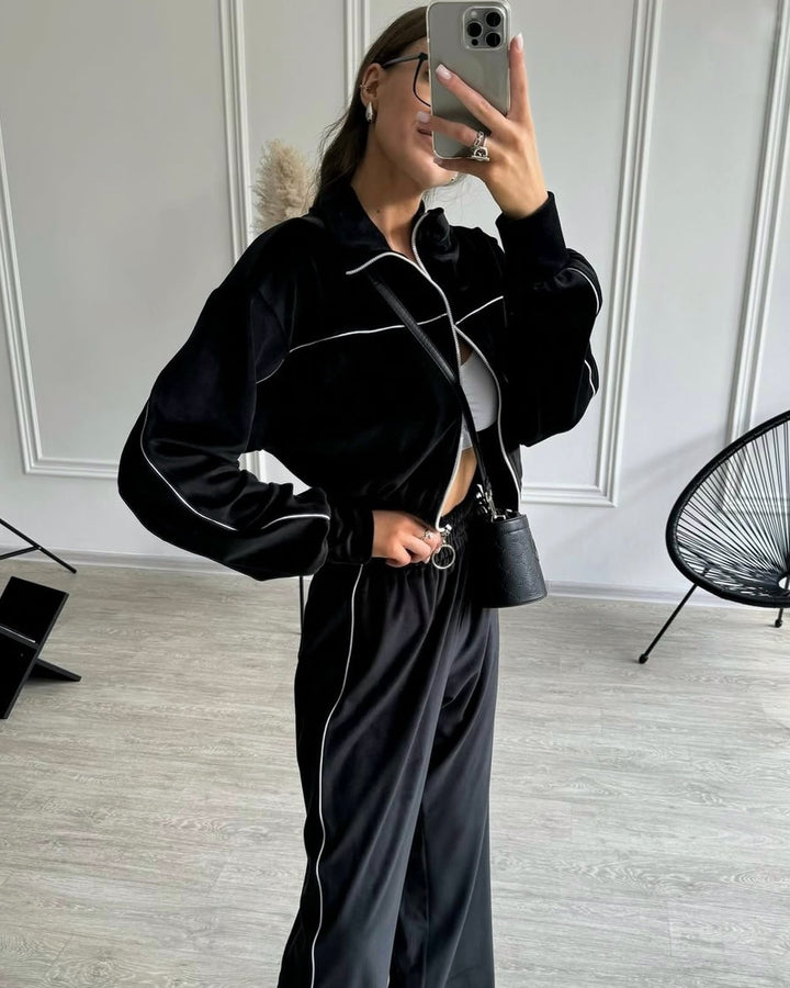 Kvinnors sportiga velour jogging set med hög krage och dragkedja Mirla-Eva Jonsson