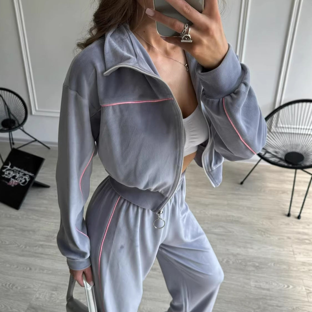 Kvinnors sportiga velour jogging set med hög krage och dragkedja Mirla-Eva Jonsson