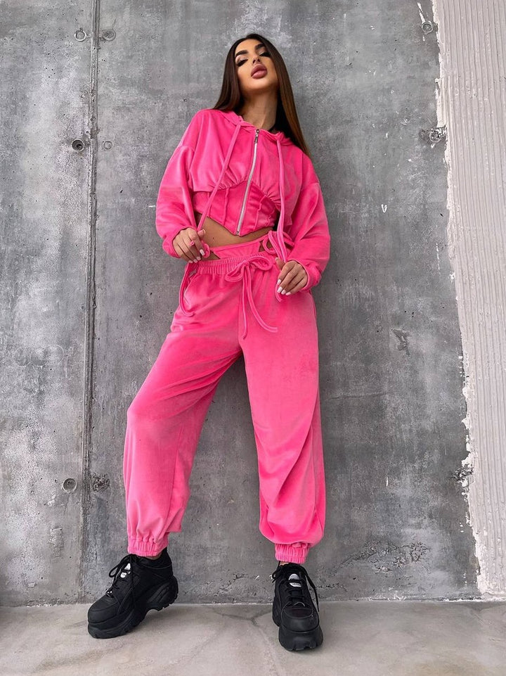Kvinnors sportiga velour korta set med dragkedja och midjeskärning Mirla-Eva Jonsson