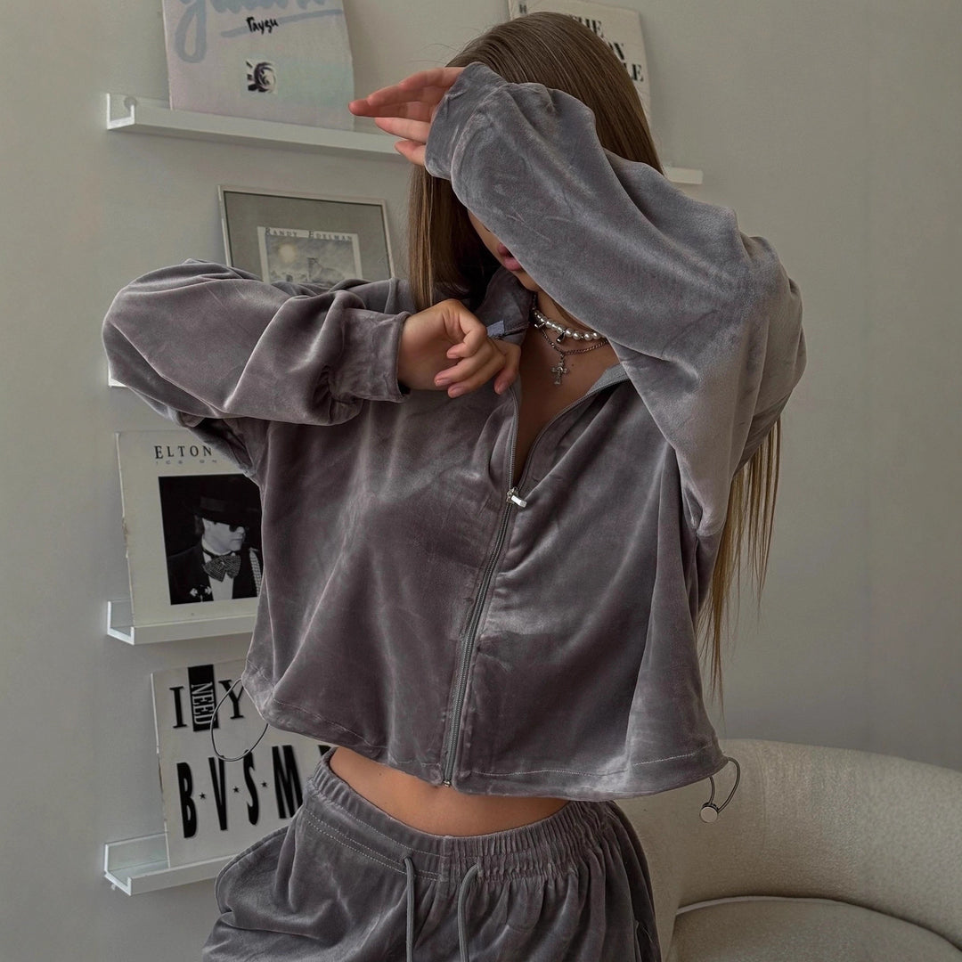 Kvinnors sportiga velour lounge set med dragkedja och huva Mirla-Eva Jonsson