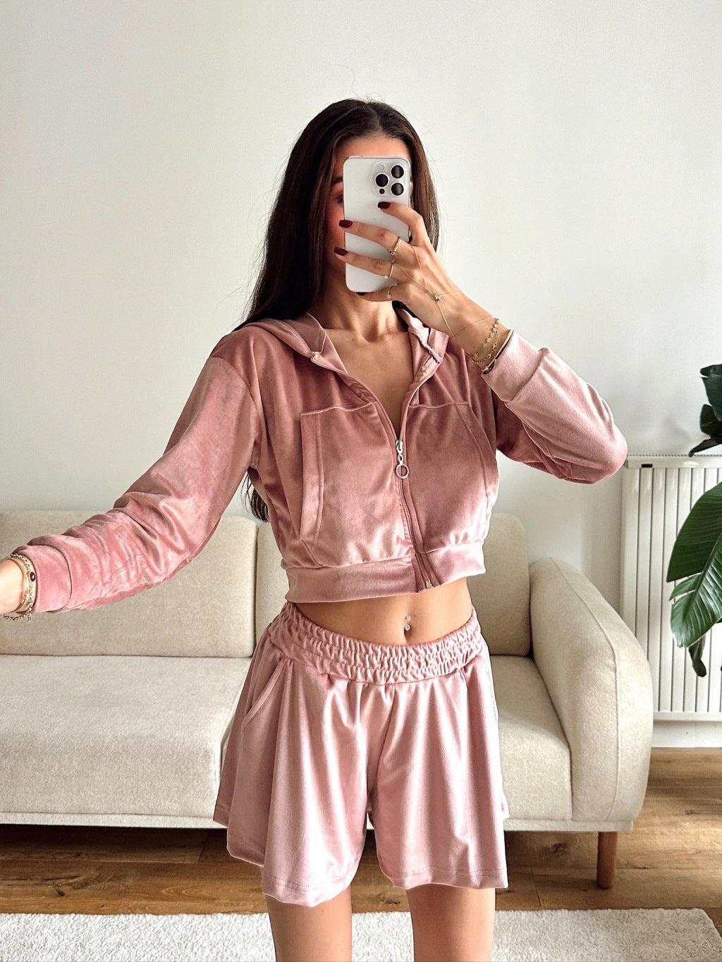 Kvinnors sportiga velourkortad set med dragkedja och elastisk midjeband Mirla-Eva Jonsson