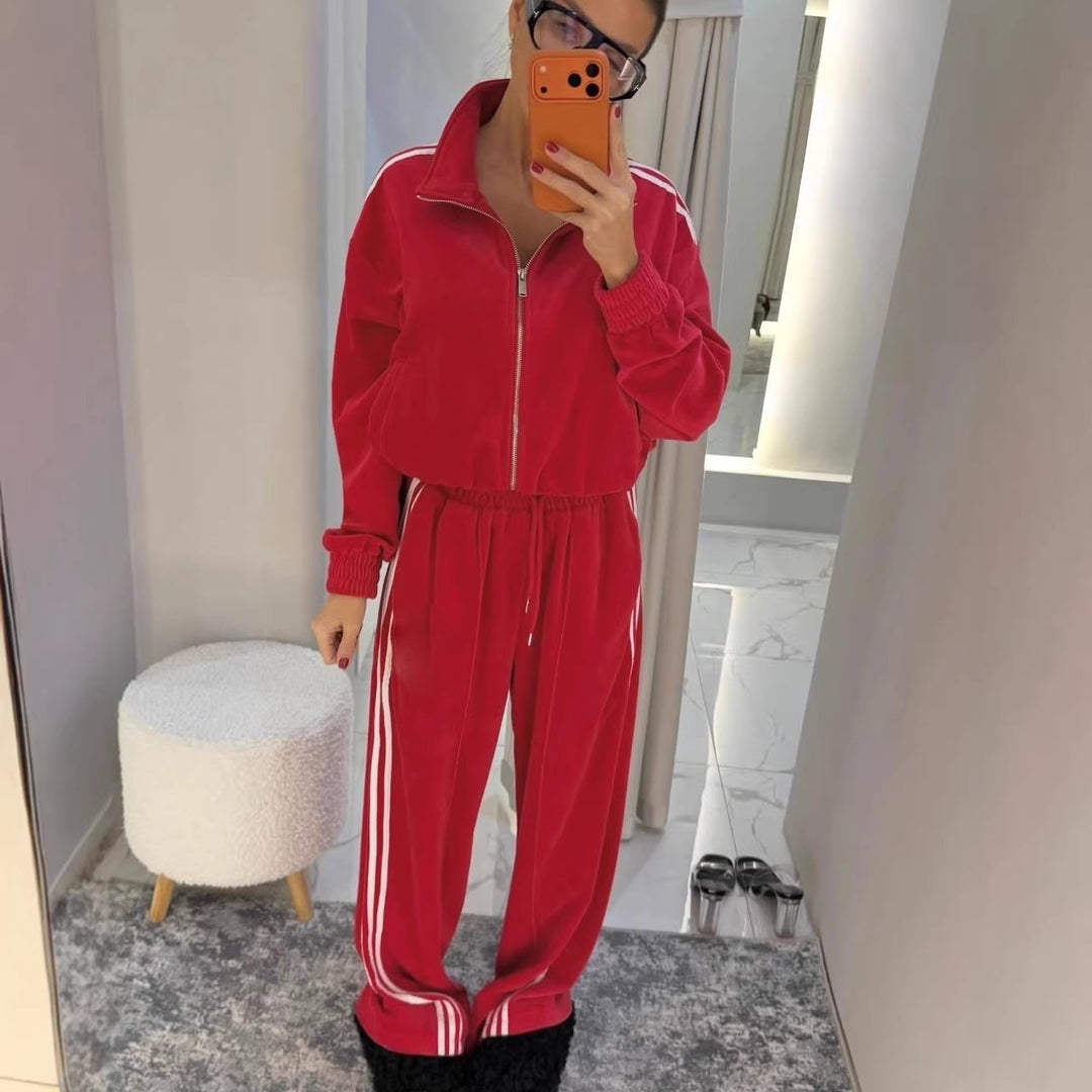 Kvinnors sportiga velourtracksuit med hög krage och elastisk midja Mirla-Eva Jonsson
