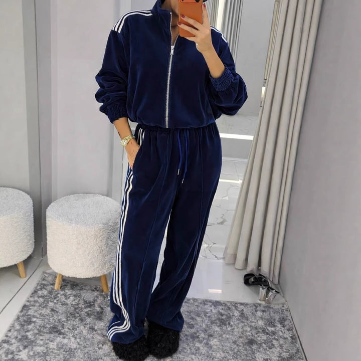Kvinnors sportiga velourtracksuit med hög krage och elastisk midja Mirla-Eva Jonsson