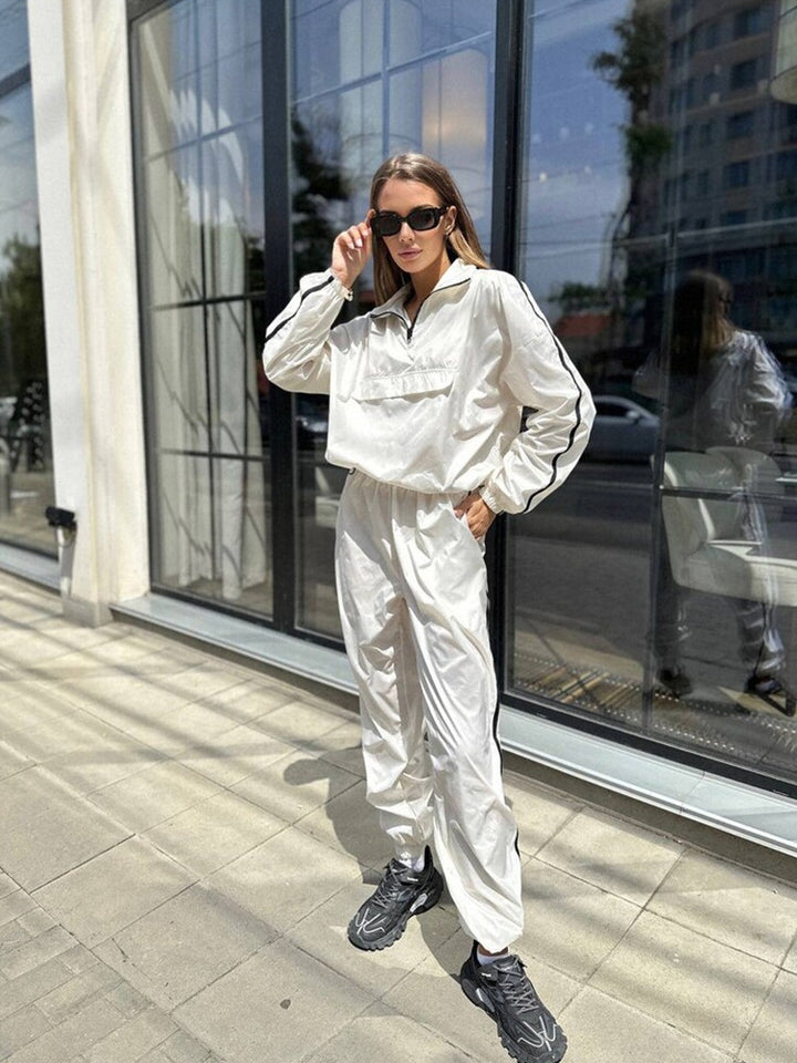 Kvinnors sportiga vindjacka set med hög krage och elastisk midja Mirla-Eva Jonsson