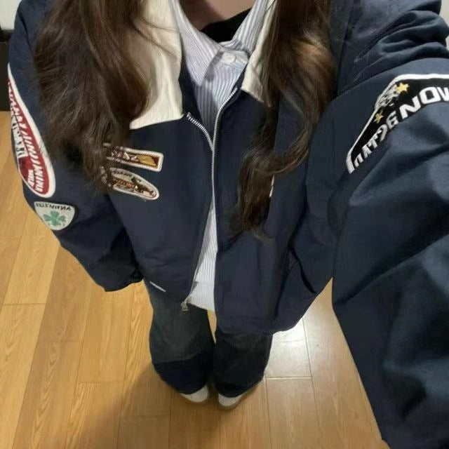 Kvinnors sportiga vinterjacka med patchdesign Mirla-Eva Jonsson