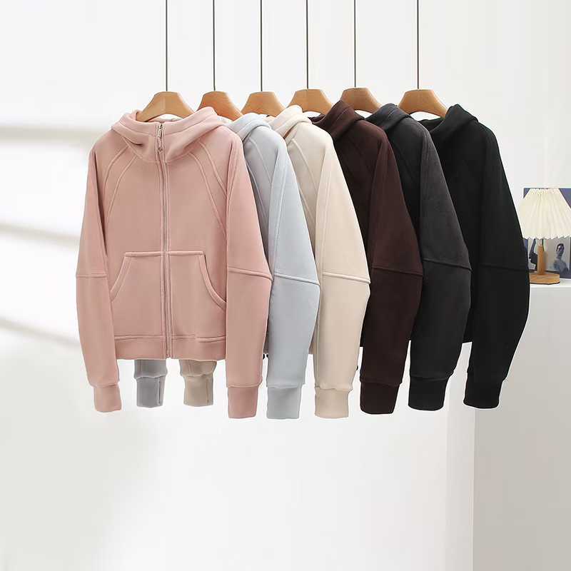 Kvinnors sportiga zip hoodie med mysig foder Mirla-Eva Jonsson