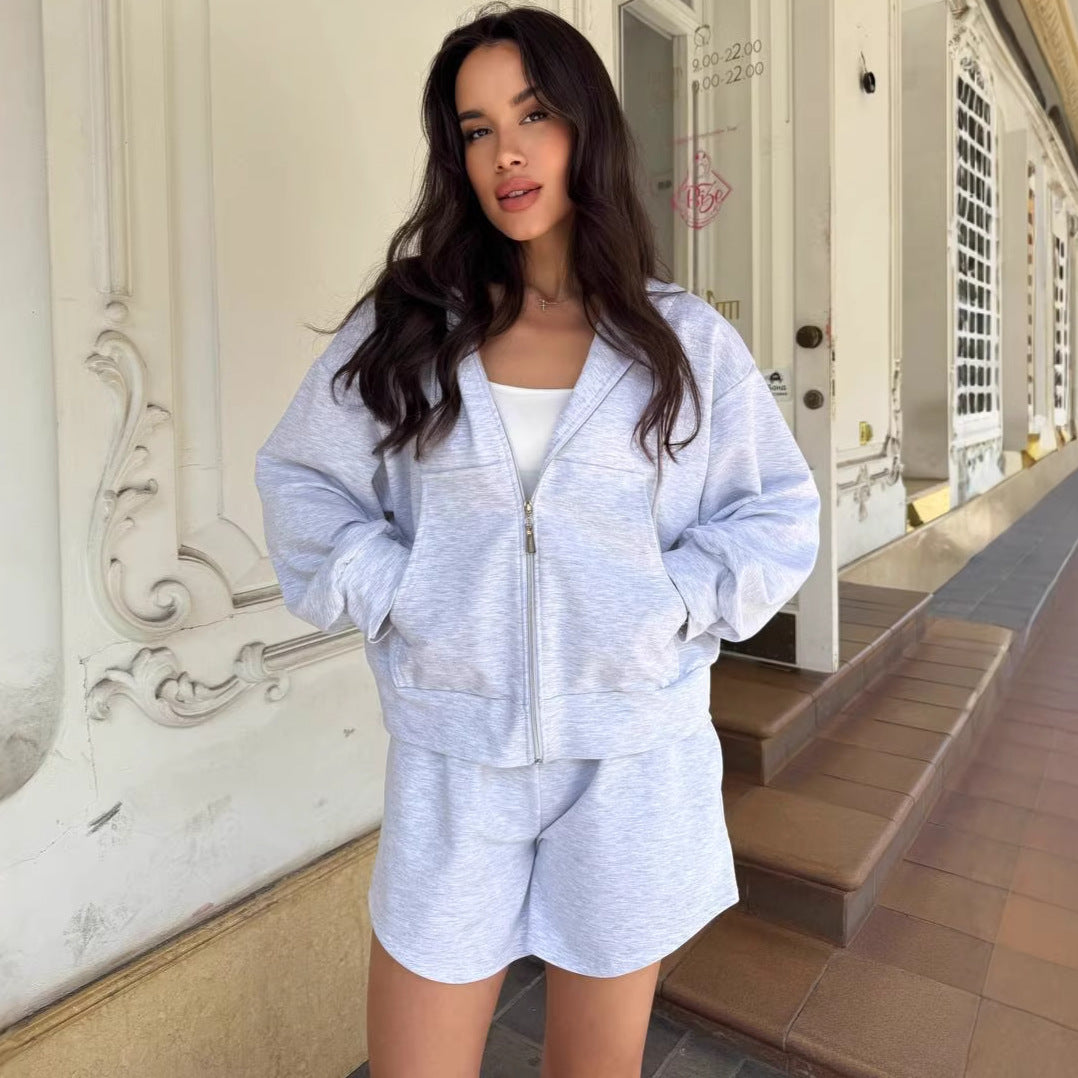 Kvinnors sportiga zip hoodie och shorts set-Eva Jonsson