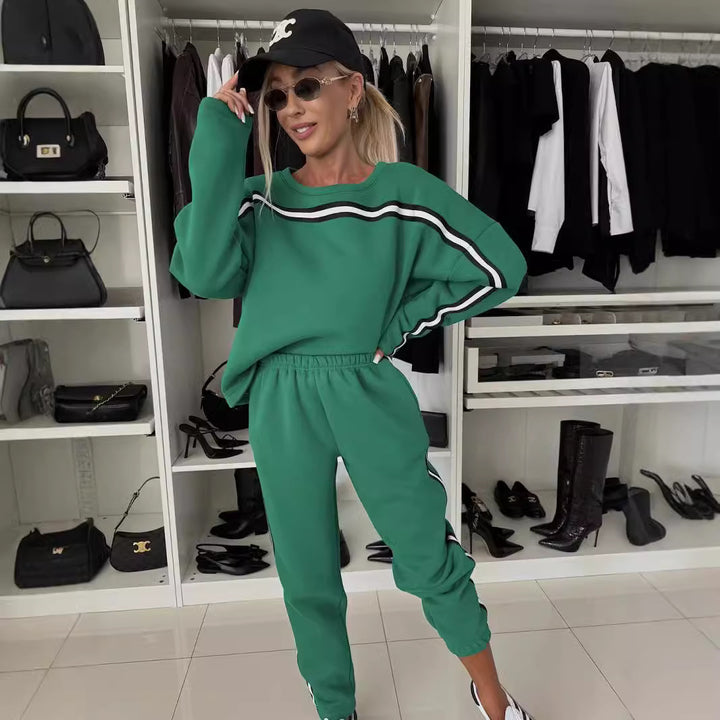 Kvinnors sportkläder set med bekväm sweatshirt och elastiska joggingsbyxor Mirla-Eva Jonsson