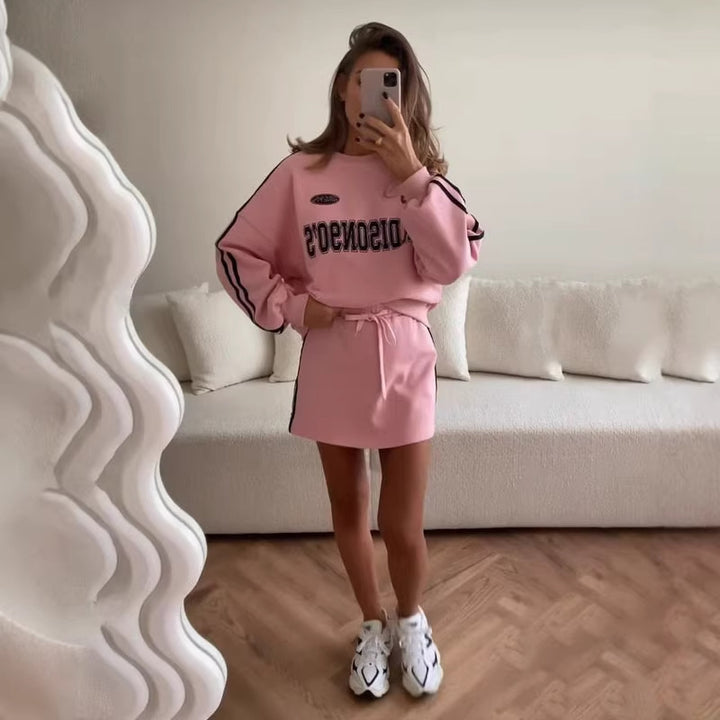 Kvinnors sportklänning i sweatshirtsstil med dragsko och lång ärm-Eva Jonsson