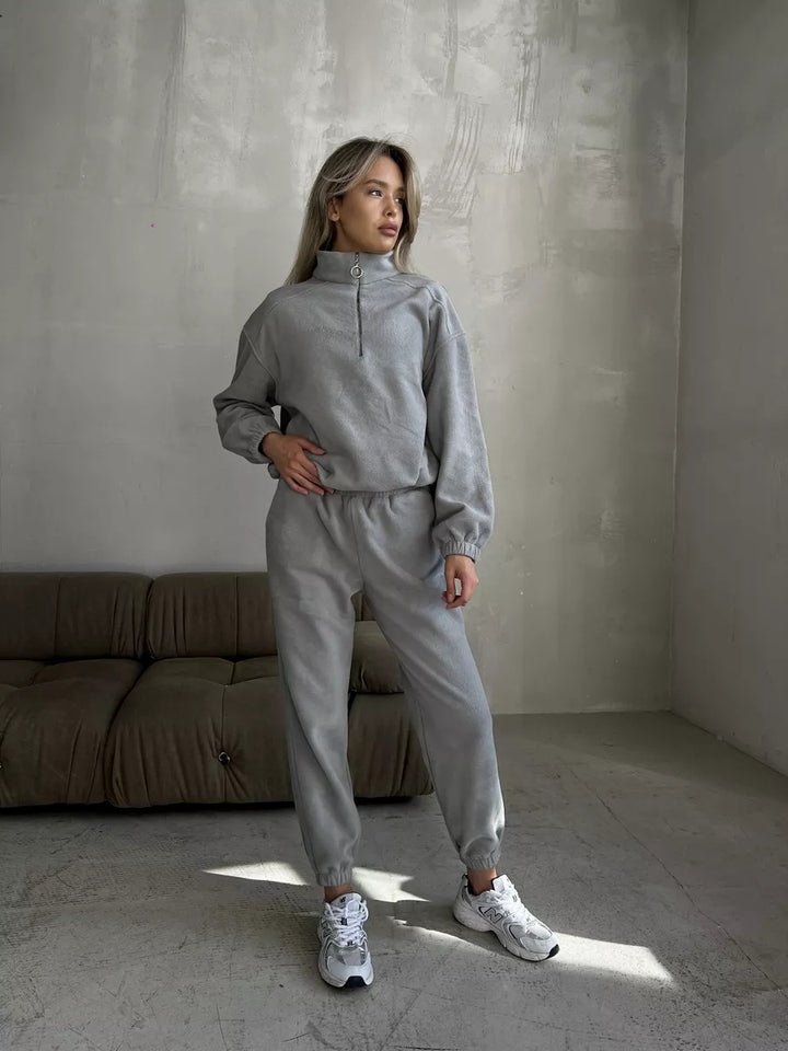 Kvinnors sporttröja och joggingbyxor set med dragsko Mirla-Eva Jonsson