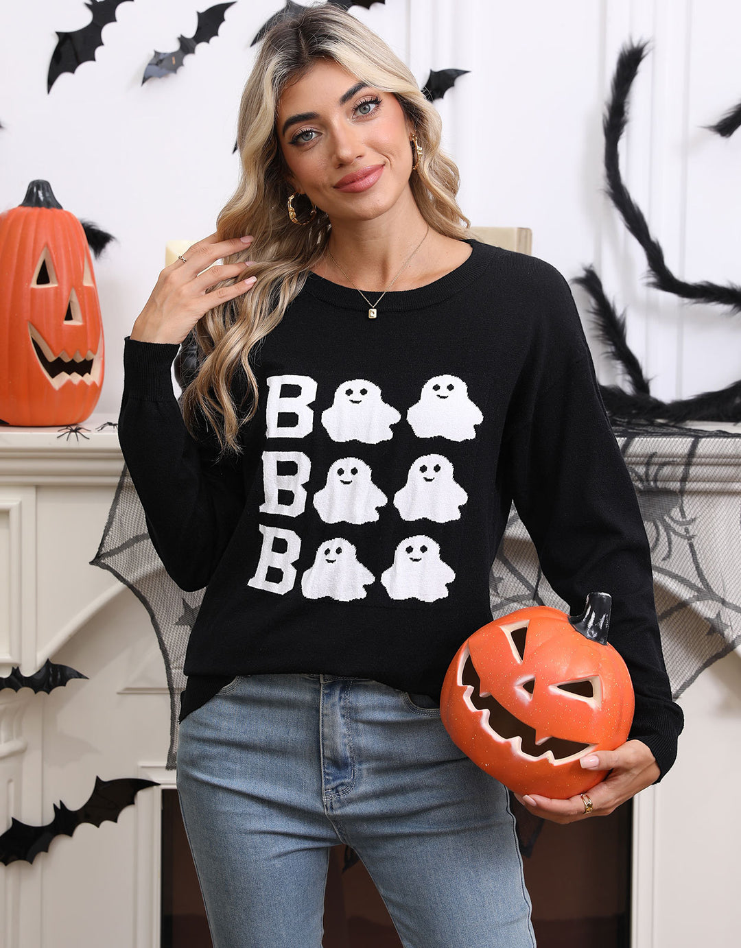 Kvinnors stickad Halloween-tröja med spökmotiv och lös passform Mirla-Eva Jonsson