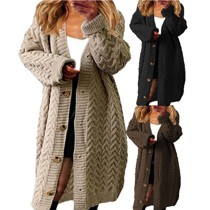 Kvinnors stickad cardigan med voluminös kabeldesign och praktiska knäppningar Mirla-Eva Jonsson