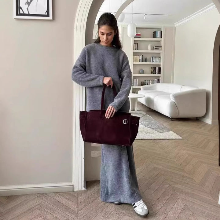 Kvinnors stickad klänning med lös passform och eleganta detaljer Mirla-Eva Jonsson