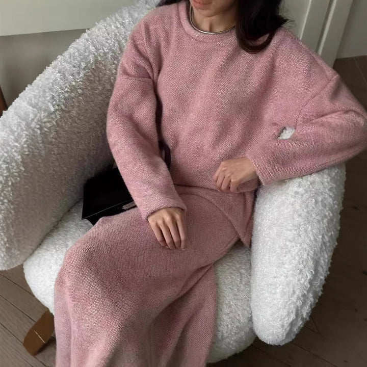 Kvinnors stickad klänning med lös passform och eleganta detaljer Mirla-Eva Jonsson