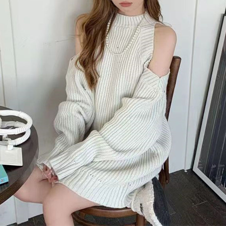 Kvinnors stickad klänning med off-shoulder look och ribbad textur Mirla-Eva Jonsson