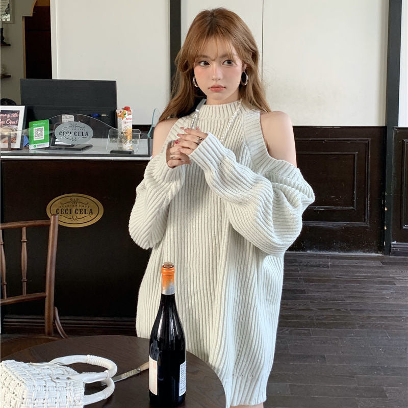 Kvinnors stickad klänning med off-shoulder look och ribbad textur Mirla-Eva Jonsson