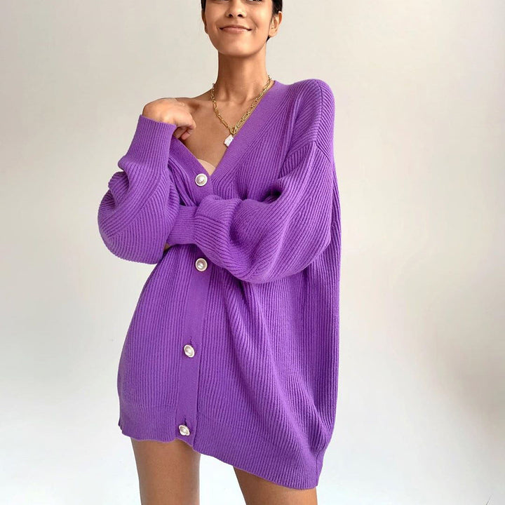 Kvinnors stickad kofta med oversized passform och dekorativa knappar Mirla-Eva Jonsson