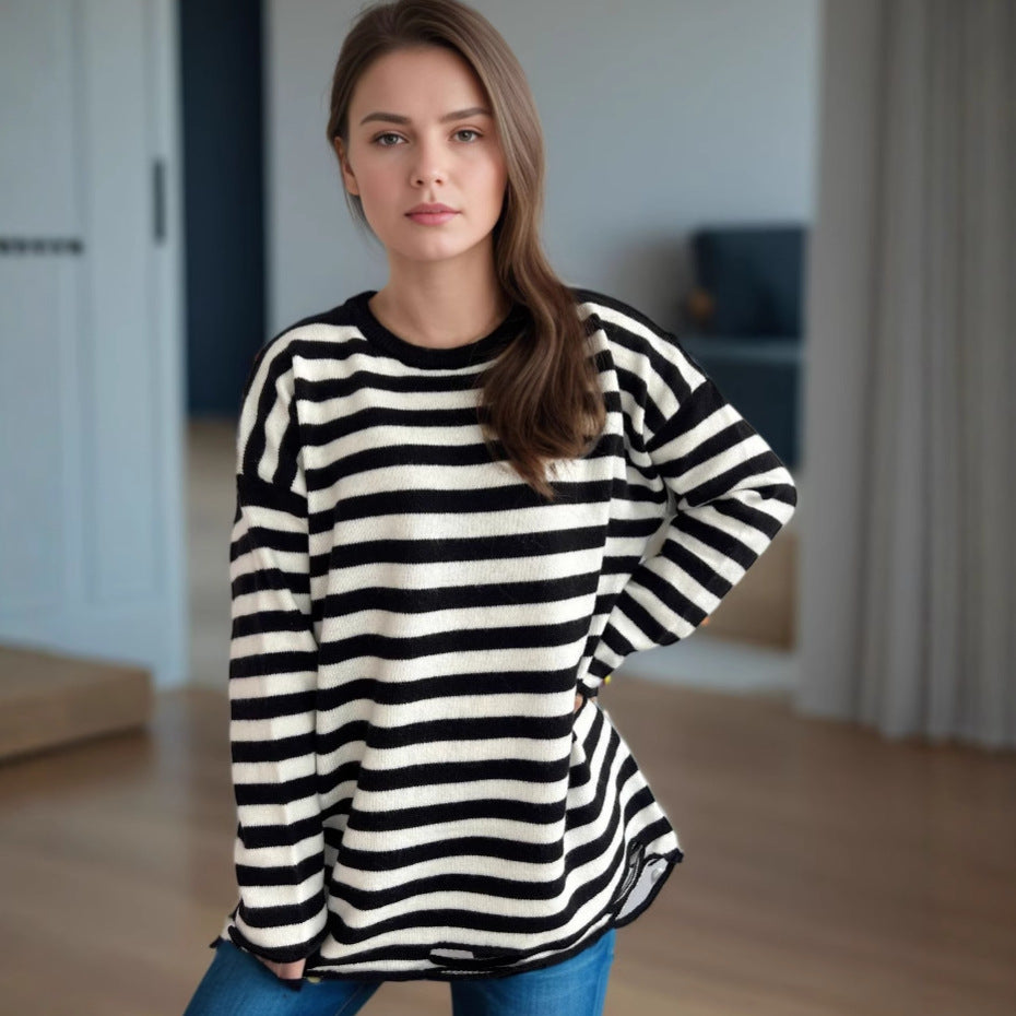 Kvinnors stickad oversized tröja med avslappnad randig mönster Mirla-Eva Jonsson