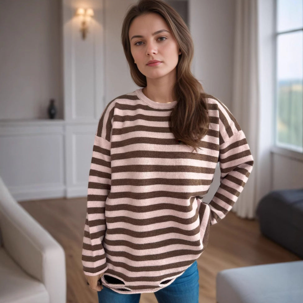 Kvinnors stickad oversized tröja med avslappnad randig mönster Mirla-Eva Jonsson