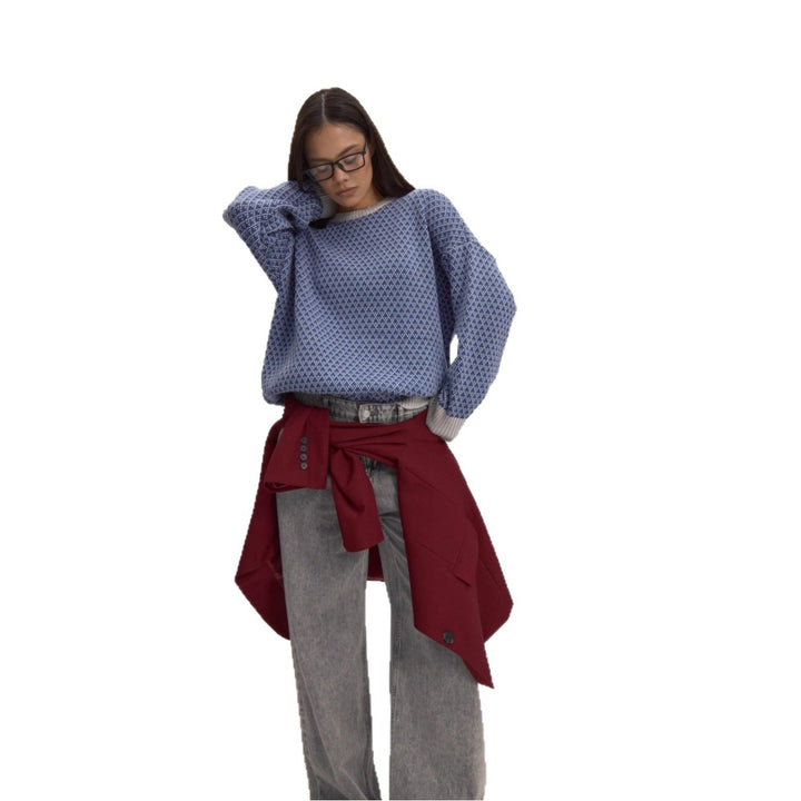 Kvinnors stickad pullover med elegant zickzackmönster och mjuk rund halsringning Mirla-Eva Jonsson