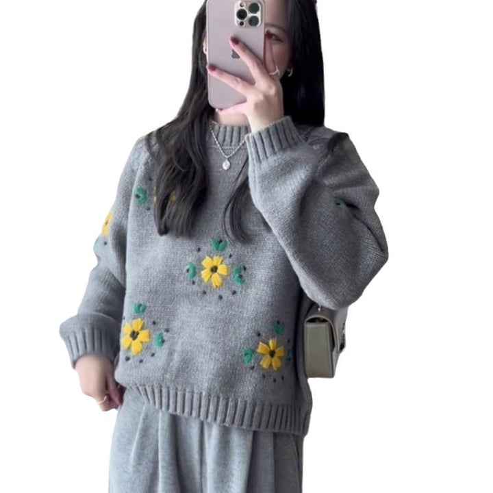 Kvinnors stickad tröja med blommotiv Mirla-Eva Jonsson