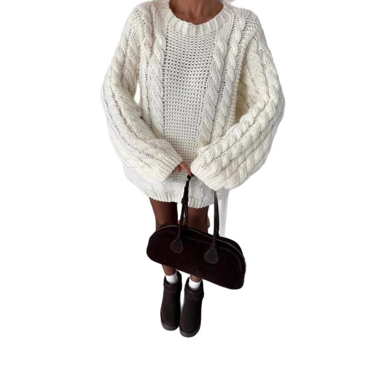Kvinnors stickad tröja med chunky kabelmönster och oversized passform Mirla-Eva Jonsson
