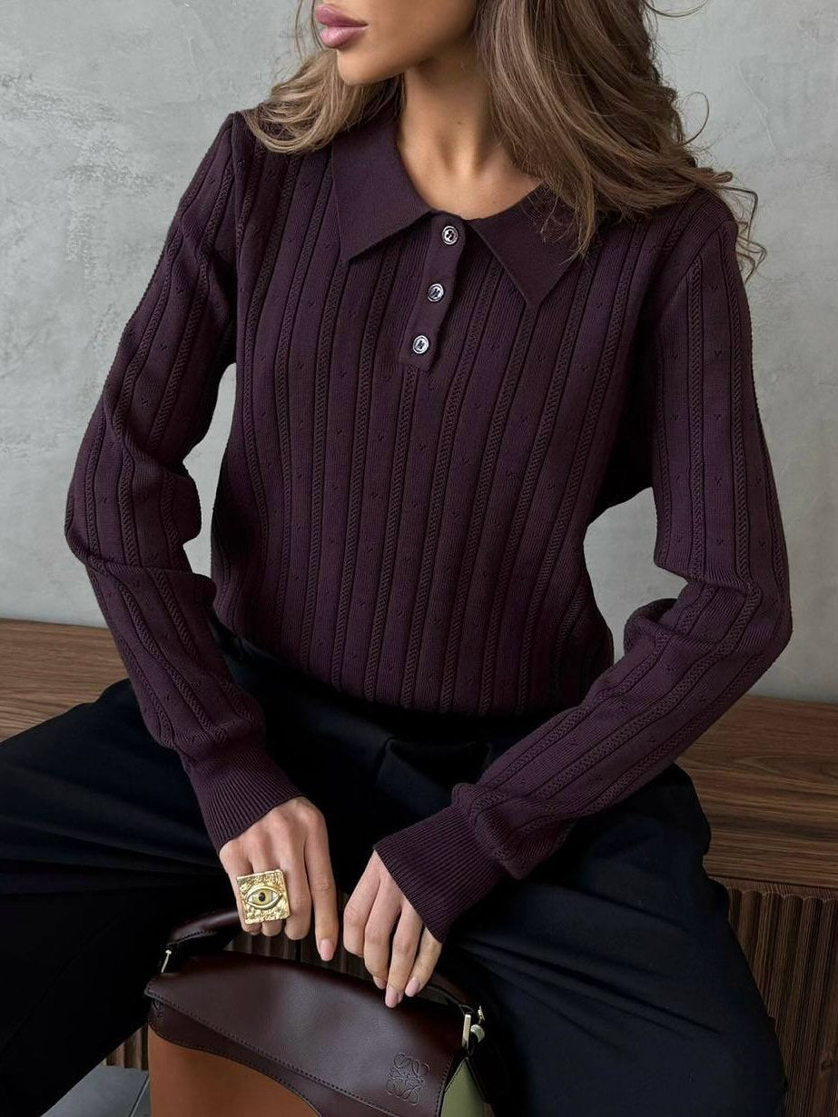 Kvinnors stickad tröja med elegant krage och texturerad design Mirla-Eva Jonsson
