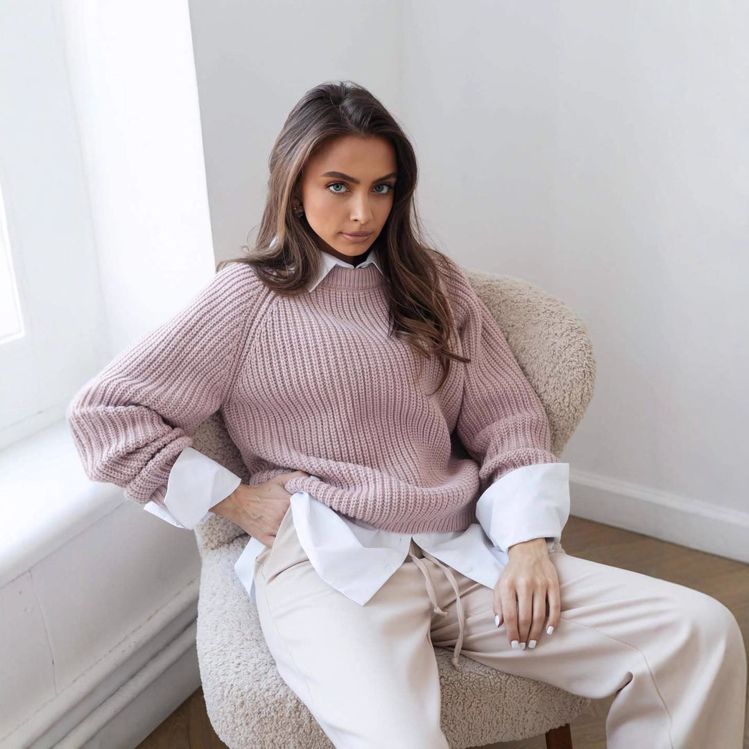 Kvinnors stickad tröja med eleganta ärmslut Mirla-Eva Jonsson