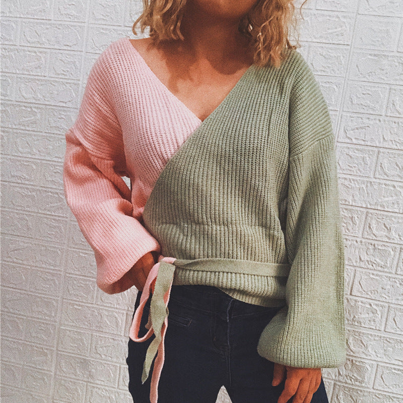 Kvinnors stickad tröja med modern omslagsdesign och vida ärmar Mirla-Eva Jonsson
