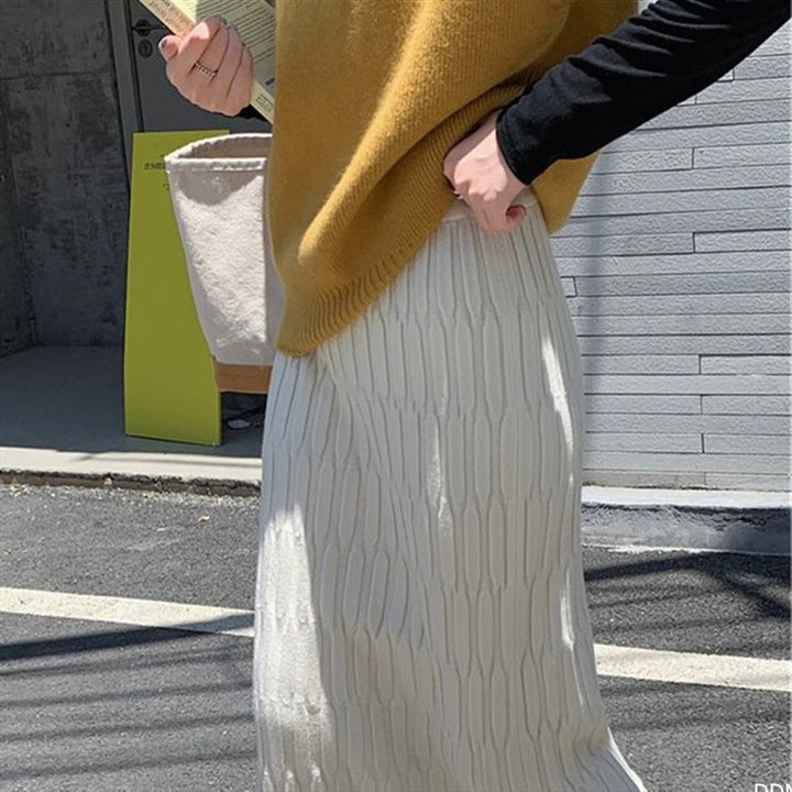 Kvinnors stickade byxor med en strukturerad design och vid passform Mirla-Eva Jonsson