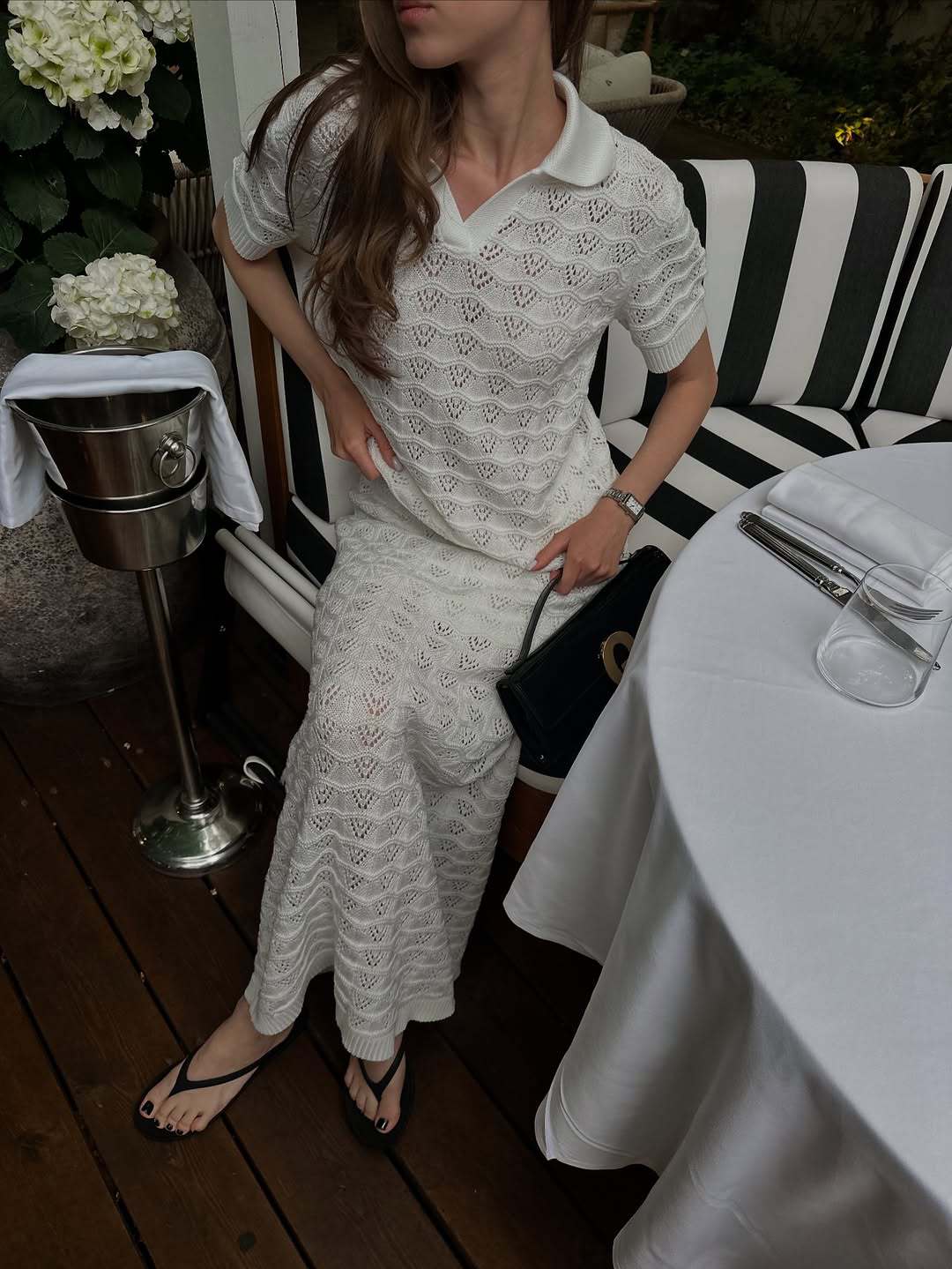 Kvinnors stickade klänning i virkad design med polokrage Mirla-Eva Jonsson
