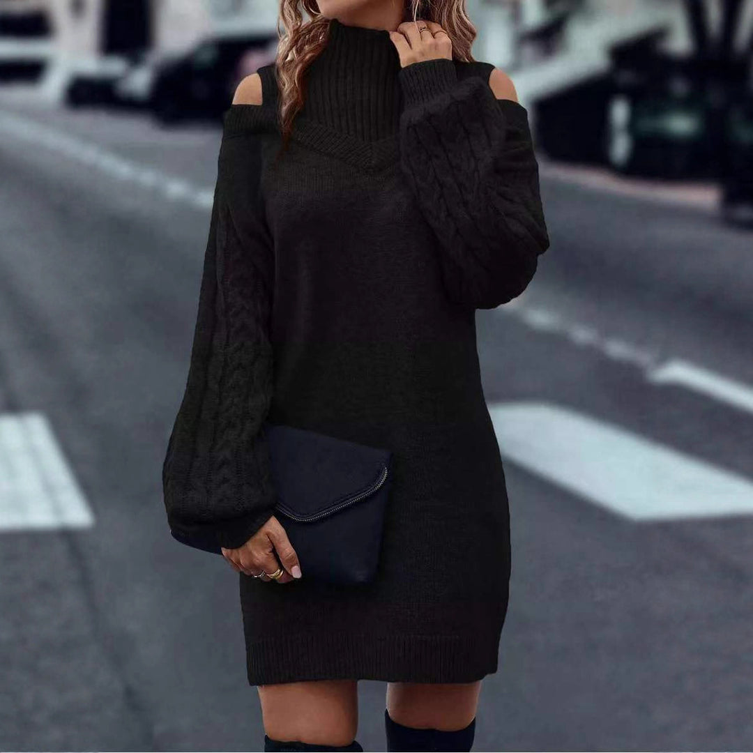 Kvinnors stickade klänning med asymmetrisk off-shoulder design och voluminösa ärmar Mirla-Eva Jonsson