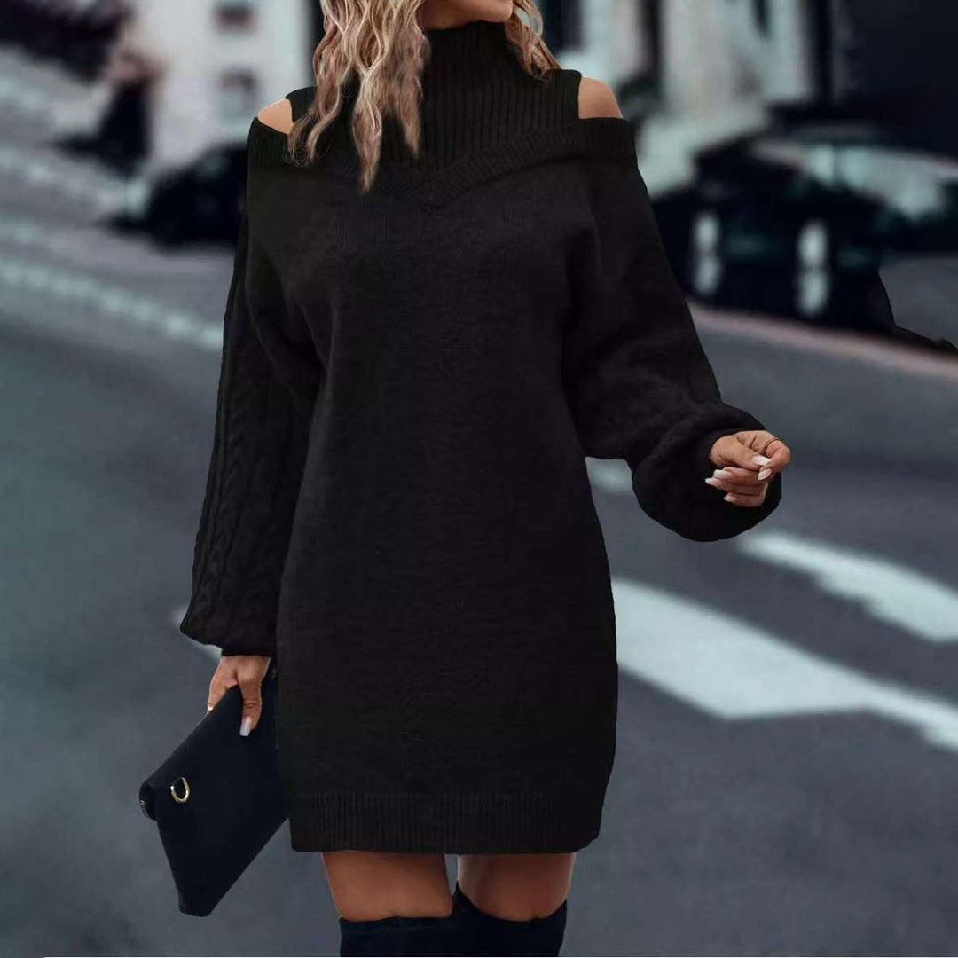 Kvinnors stickade klänning med off-shoulder-look och modernt kabeldesign Mirla-Eva Jonsson