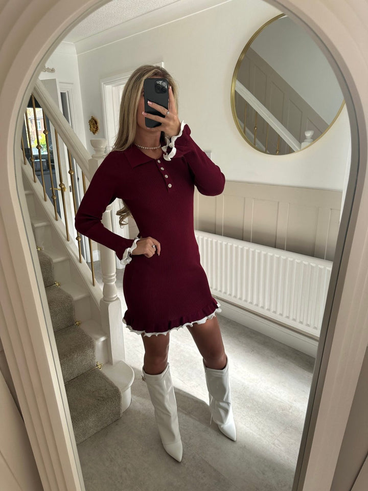 Kvinnors stickade klänning med spets och knappslå Mirla-Eva Jonsson