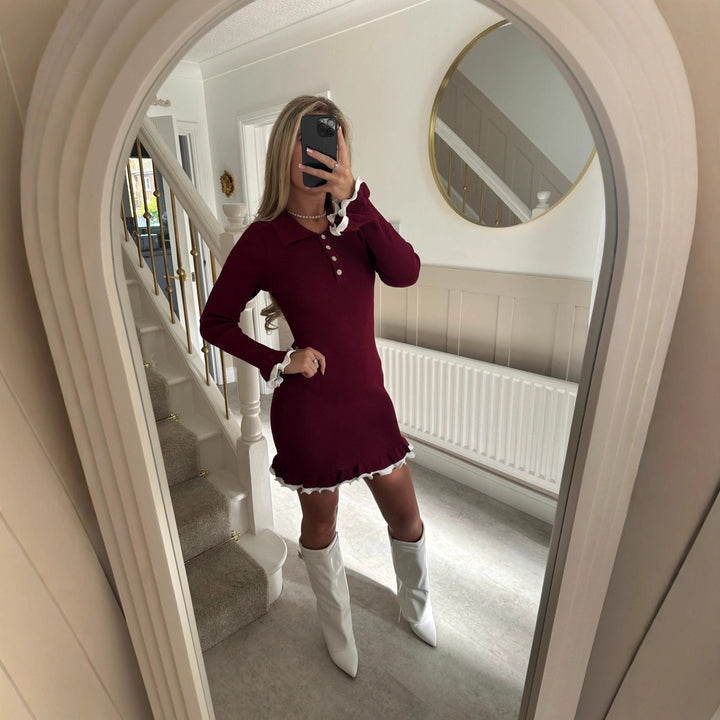 Kvinnors stickade klänning med spets och knappslå Mirla-Eva Jonsson