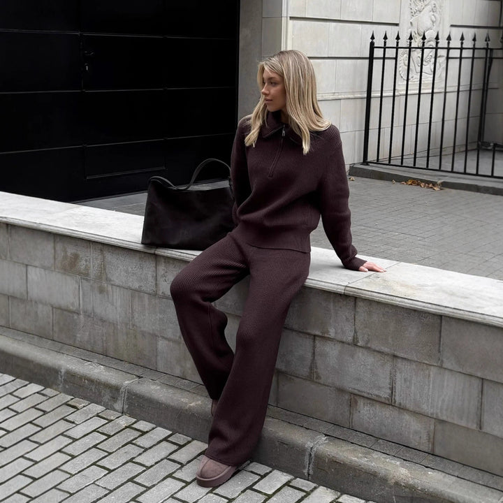 Kvinnors stickade loungewear-set med hög krage och lös passform Mirla-Eva Jonsson