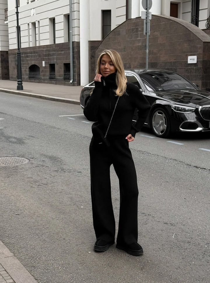 Kvinnors stickade loungewear-set med hög krage och lös passform Mirla-Eva Jonsson