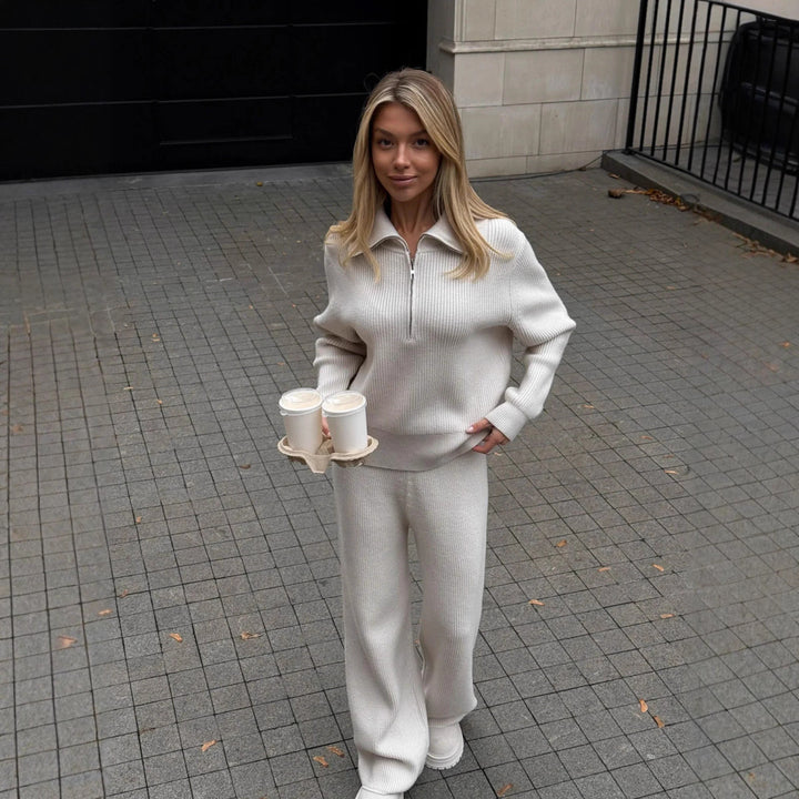 Kvinnors stickade loungewear-set med hög krage och lös passform Mirla-Eva Jonsson