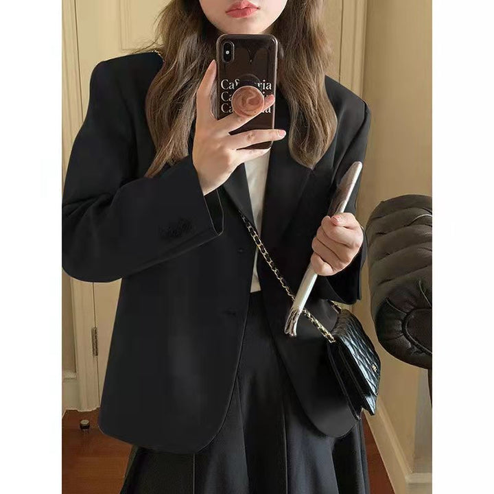 Kvinnors stiliga blazer med elegant snitt Mirla-Eva Jonsson