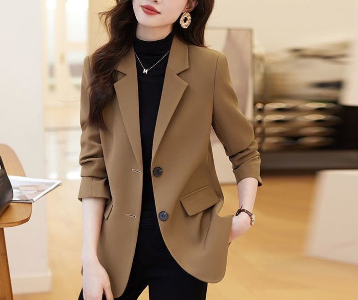 Kvinnors stiliga blazer med klassisk skärning och eleganta detaljer Mirla-Eva Jonsson