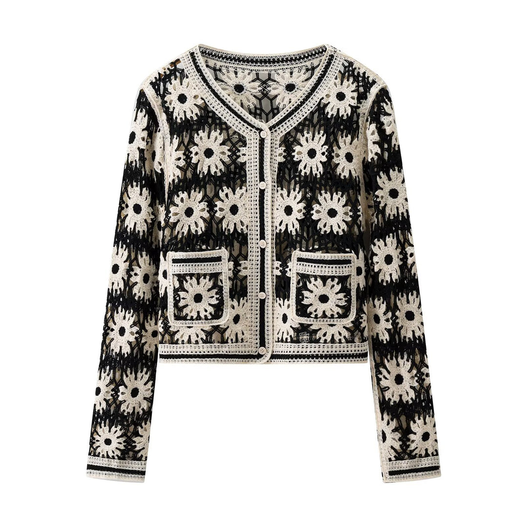 Kvinnors stiliga cardigan med blommönster och praktiska fickor Mirla-Eva Jonsson