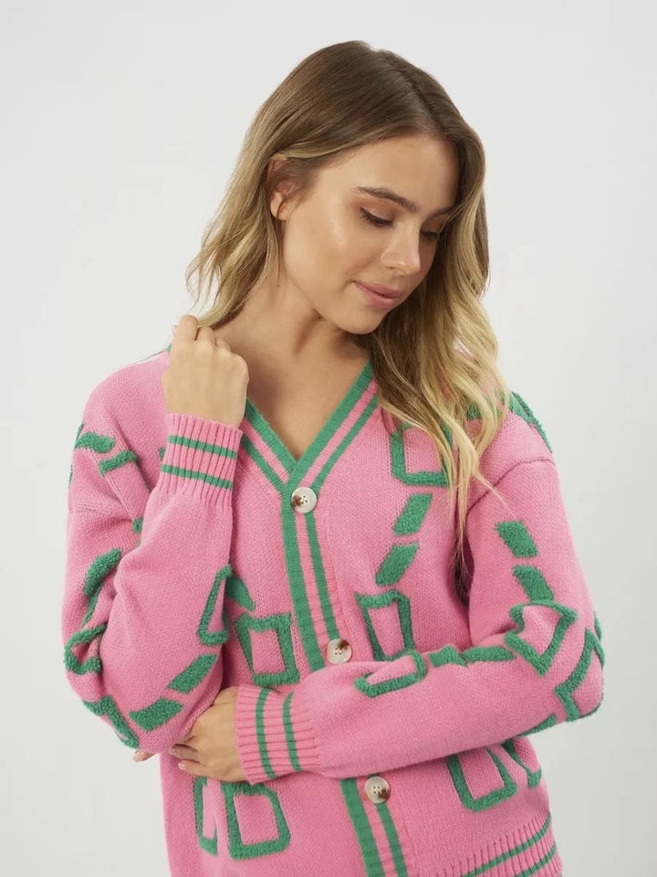 Kvinnors stiliga cardigan med geometriskt mönster och knapplist Mirla-Eva Jonsson