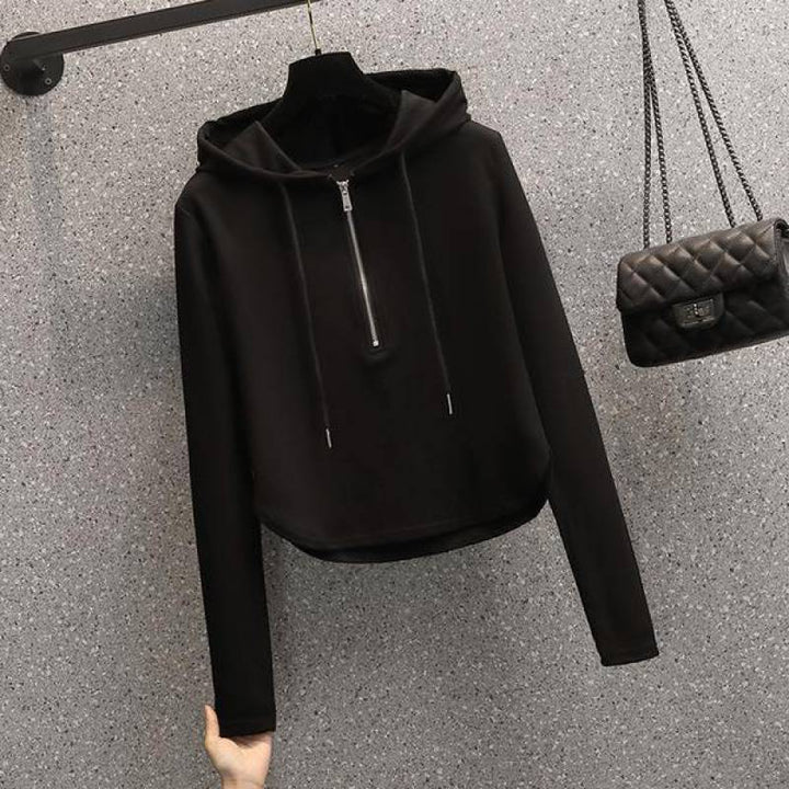 Kvinnors stiliga crop hoodie med praktisk dragkedja Mirla-Eva Jonsson
